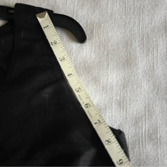Chicos 1 Womens Silk Side Zip Textured Black Tank Sz M Minimalist Capsule Office - Picture 5 of 11